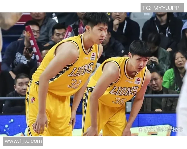 孙铭徽荣膺本赛季最佳新人称号：篮球界的新星崛起